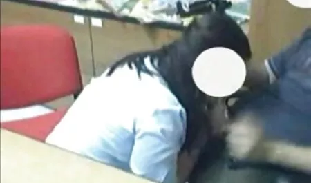 Questa ragazza pazza con un grande culo davanti alla porno alta definizione webcam!
