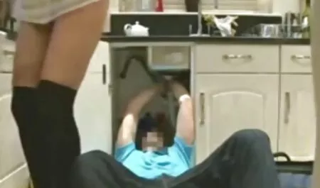 Petite Nelly Benz riempito di crema figa sul sesso swing - porno alta definizione GGG