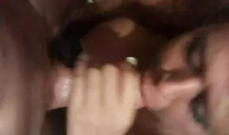 Hidden cam film film erotico hd milf che ascolta la musica, fa la doccia e si veste