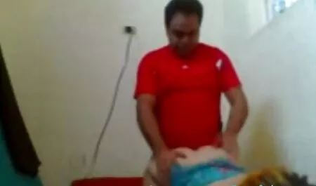 Nero shedall video porno in alta definizione espone tette naturali e ingoia il cazzo in pov