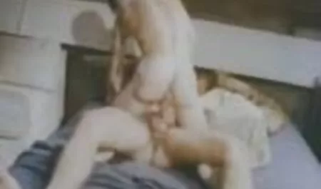 Karen si inginocchia per succhiare il cazzo prima di un cazzo duro video porni hd