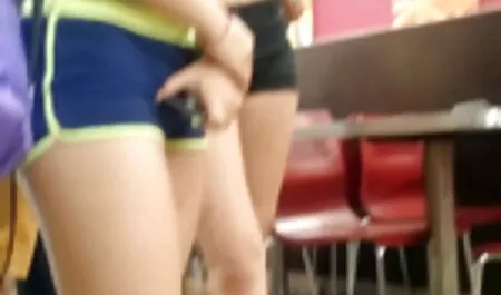 Bruna Francese Chloe porno italiani hd si toglie le mutandine con le dita con la figa pelosa in calze