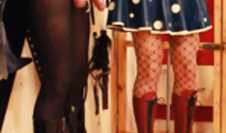 Sexy hostess vezi filme erotice online viene scopata