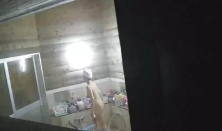 Bionda Layla si masturba la video erotici in hd sua figa pelosa