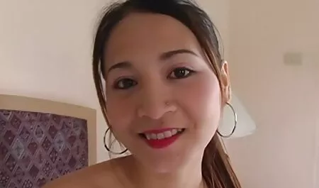 Pervertito Spex Femboy si masturba il cazzo e si masturba con il giocattolo nel filme perno gratis culo