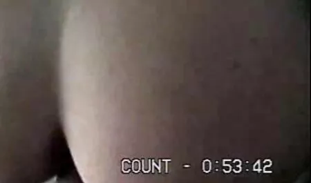 Shebabe con i capelli neri e grande culo siti porno in hd si spoglia