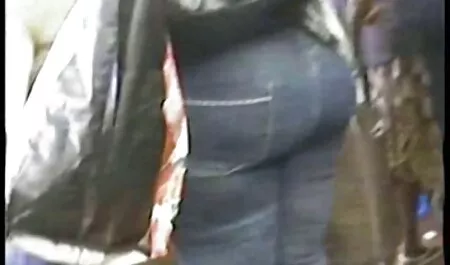 Cornea bbw video porno italiani in hd con grandi tette si scopa le dita il suo grasso figa sul divano