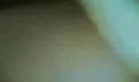 Cute video porno alta definizione teen ha un viso